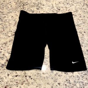 Black Nike Women’s Biker spandex Shorts, size Large